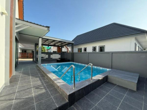 To The Moon Pool Villa